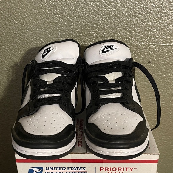 Nike Black and White Athletic Shoes - Picture 2 of 12